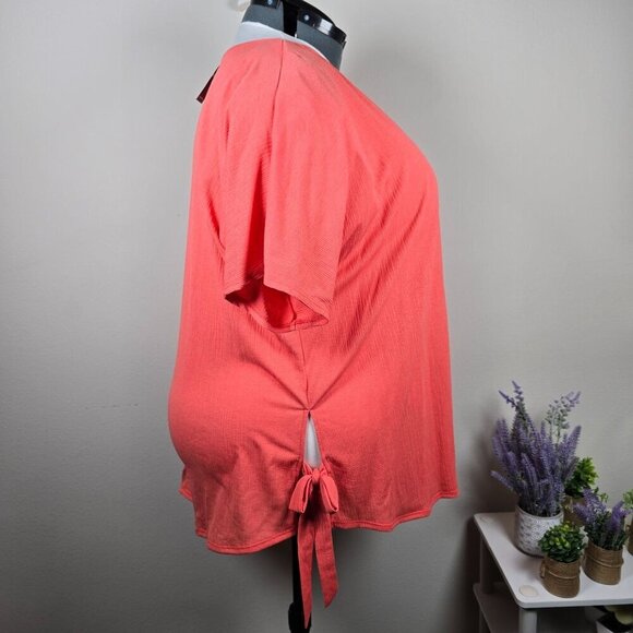 Avenue‎ Coral Textured Top with Side Tie (22/24) - Picture 3 of 7